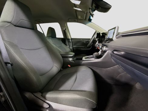 Used 2025 Toyota RAV4 LE FWD image 28