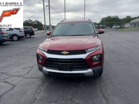 Used 2023 Chevrolet TrailBlazer LT FWD image 3