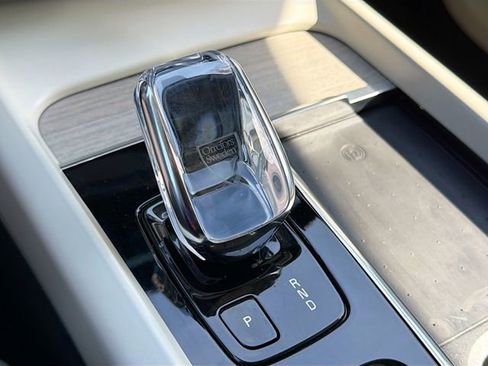 Used 2022 Volvo XC60 B6 Inscription w/ Advanced Package image 29