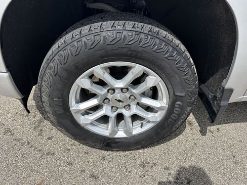 Used 2022 Chevrolet Silverado 1500 RST AWD/4WD image 11