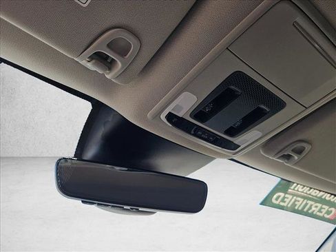 Used 2025 Honda Pilot Elite image 21