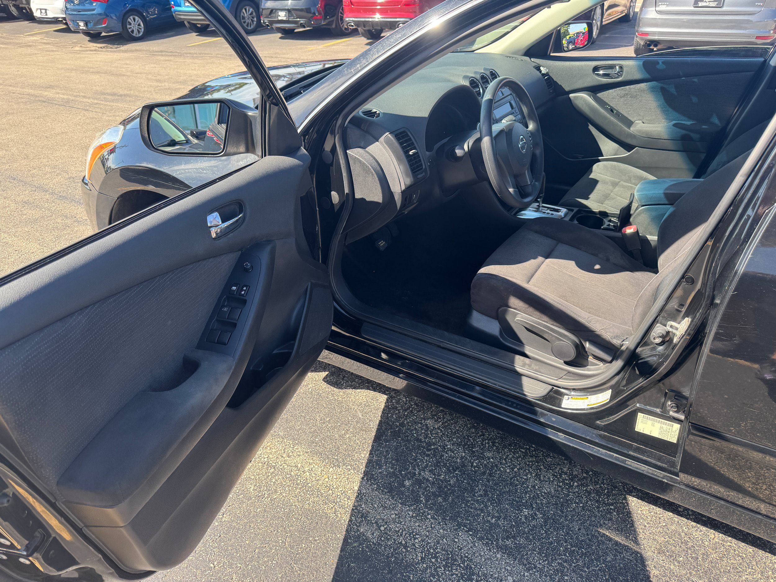 Used 2011 Nissan Altima 2.5 S FWD image 6