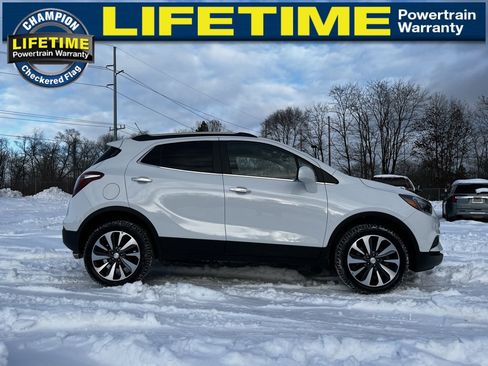 Certified 2022 Buick Encore Preferred w/ Safety Package image 8