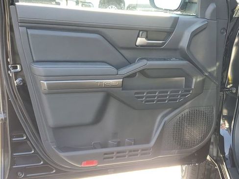 Used 2025 Toyota Tacoma TRD Sport image 8