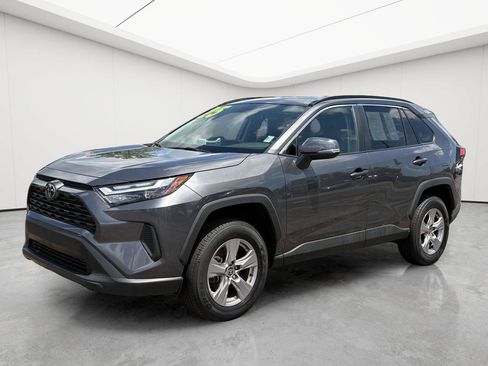 Used 2025 Toyota RAV4 XLE AWD/4WD image 3