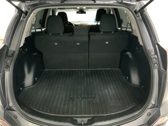 Used 2018 Toyota RAV4 LE w/ All Weather Liner Package AWD/4WD image 11