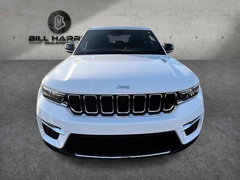 Used 2025 Jeep Grand Cherokee Limited w/ Luxury Tech Group II AWD/4WD image 2