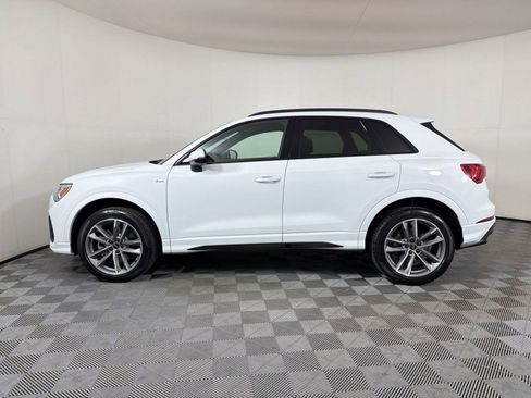 Certified 2025 Audi Q3 2.0T Premium w/ Convenience Package AWD/4WD image 2