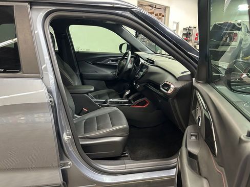 Used 2021 Chevrolet TrailBlazer RS w/ Sun and Liftgate Package FWD image 12