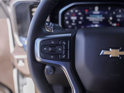 Used 2026 Chevrolet Silverado 1500 LTZ image 17