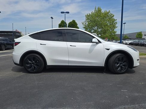 Used 2025 Tesla Model Y Long Range RWD image 17