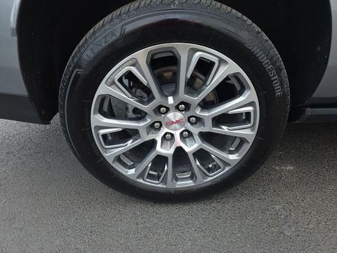 Used 2025 GMC Yukon XL Denali w/ Sun & Power Step Package image 7