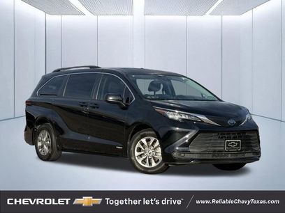Used 2021 Toyota Sienna LE