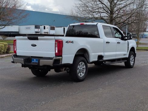 Used 2024 Ford F350 XLT image 6