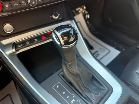 Used 2020 Audi Q3 2.0T Premium w/ Convenience Package image 19