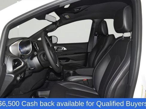 New 2026 Chrysler Pacifica Select FWD image 12