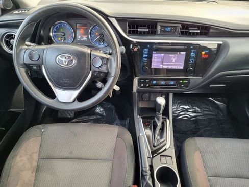 Used 2018 Toyota Corolla LE image 14