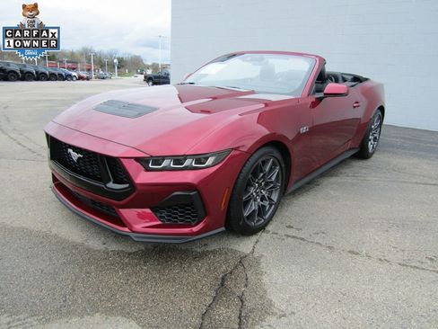 Used 2025 Ford Mustang GT Premium w/ GT Performance Package RWD image 2