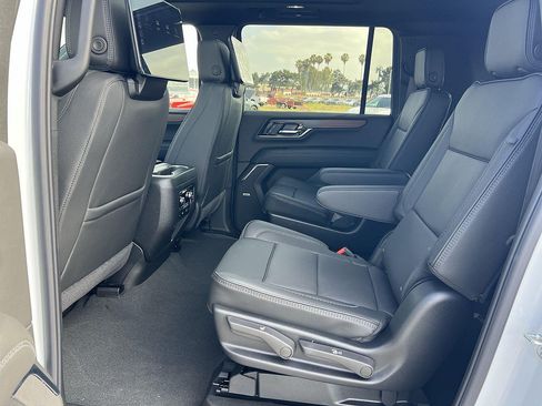New 2026 GMC Yukon XL Denali w/ Denali Reserve Package RWD image 25