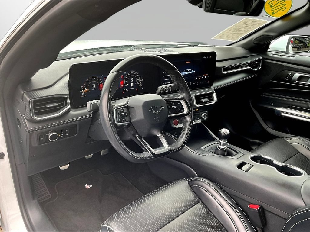 Used 2025 Ford Mustang GT Premium RWD image 19