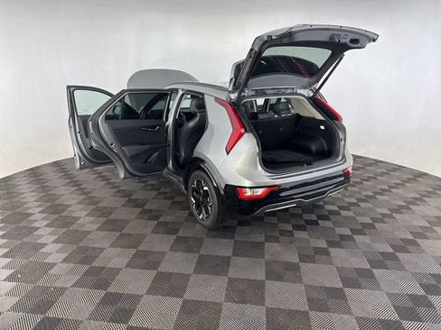 Used 2023 Kia Niro Wind w/ Wind Preserve Package FWD image 18