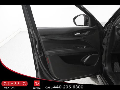 Used 2020 Alfa Romeo Stelvio Sport w/ Cold Weather Package AWD/4WD image 4