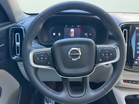 Used 2025 Volvo XC40 B5 Ultra w/ Climate Package AWD/4WD image 39