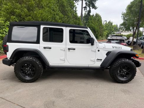 Used 2024 Jeep Wrangler Unlimited Sport AWD/4WD image 2