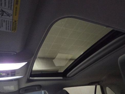 Used 2022 Toyota RAV4 XLE image 17