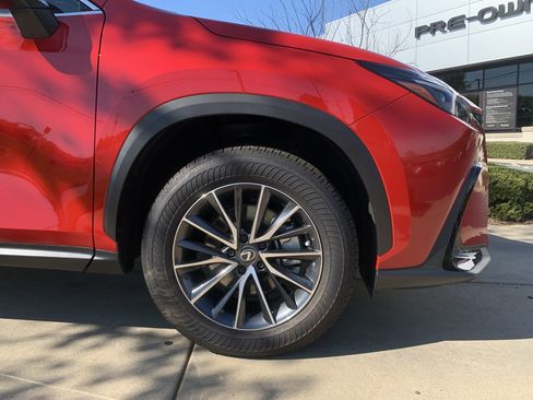 Used 2025 Lexus NX 250 FWD w/ Towing Package (2000 Lbs) image 13