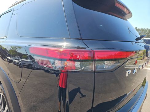 Used 2024 Nissan Pathfinder Platinum w/ Cargo Package image 36