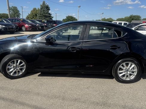 Used 2016 MAZDA MAZDA3 i Touring w/ Popular Equipment Package FWD image 4