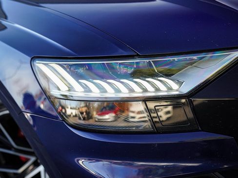 Used 2019 Audi Q8 Prestige w/ Adaptive Chassis Package image 6