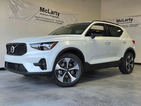 New 2026 Volvo XC40 B5 Plus w/ Protection Package Premier AWD/4WD image 8