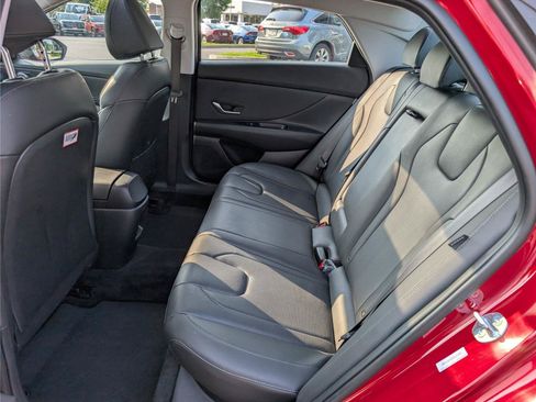 Used 2025 Hyundai Elantra Limited FWD image 14