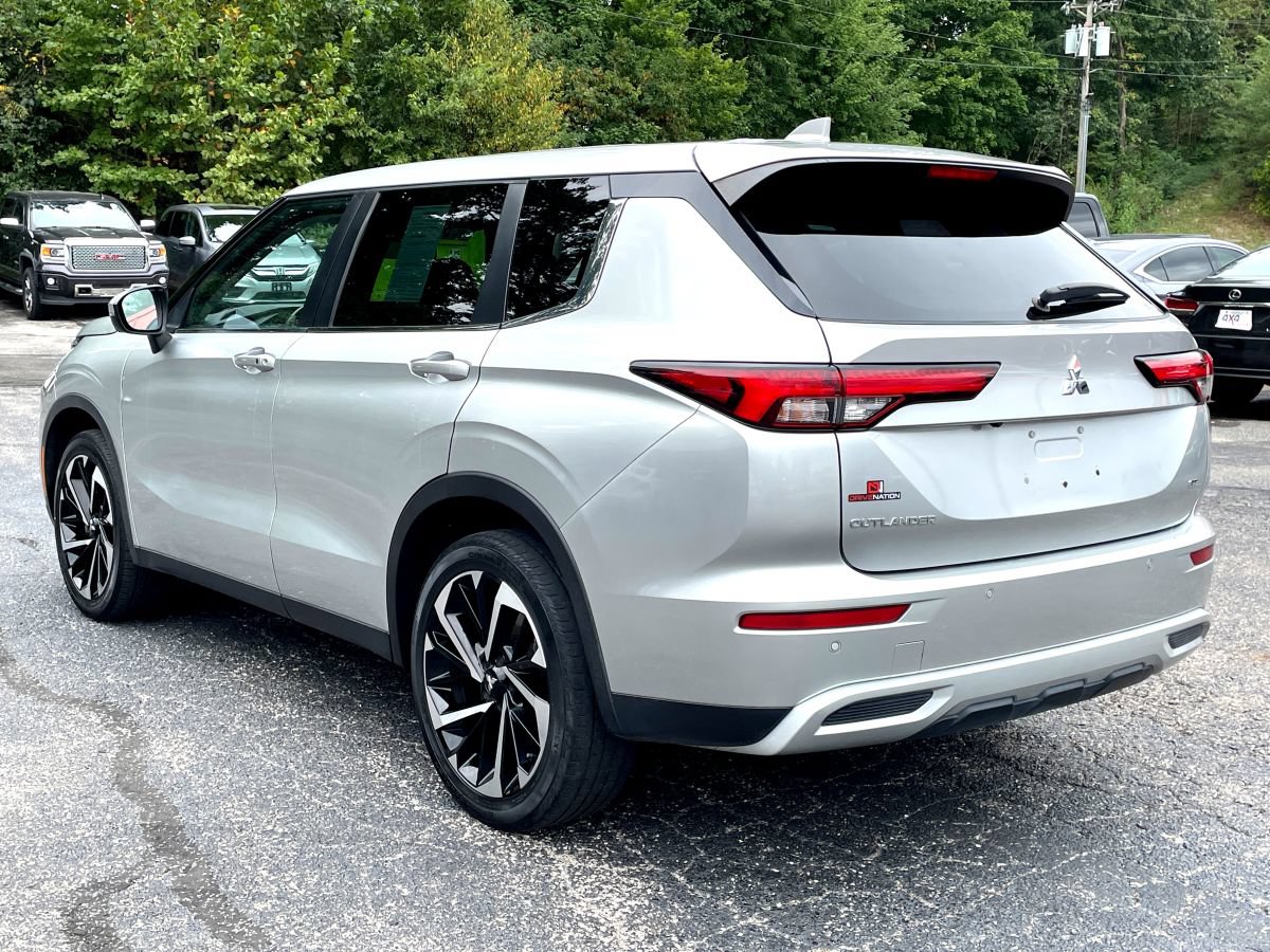 Used 2022 Mitsubishi Outlander SE AWD/4WD image 5
