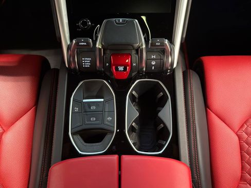Used 2019 Lamborghini Urus image 22