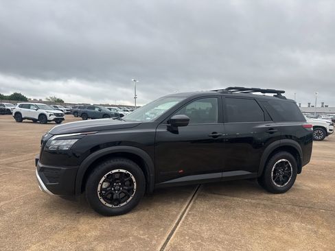 Certified 2025 Nissan Pathfinder Rock Creek image 10