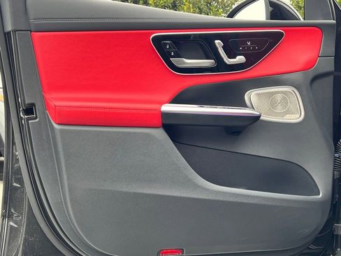 Used 2024 Mercedes-Benz GLC 43 AMG 4MATIC image 19