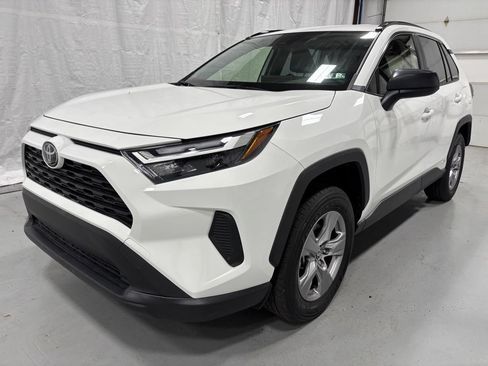 Used 2025 Toyota RAV4 LE AWD/4WD image 3