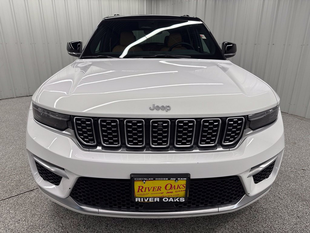 Used 2025 Jeep Grand Cherokee Summit w/ MOPAR Finishing Package AWD/4WD image 2