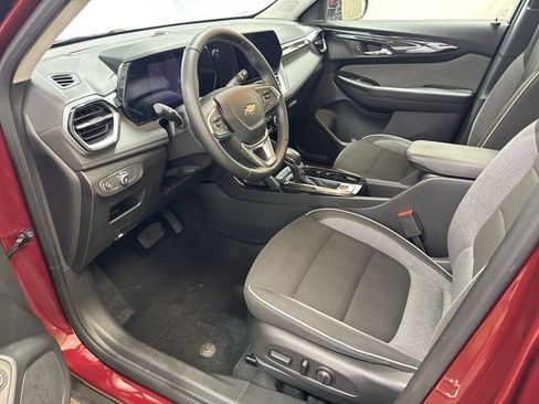 Used 2024 Chevrolet TrailBlazer LT w/ Convenience Package AWD/4WD image 12
