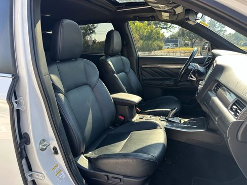 Used 2020 Mitsubishi Outlander GT image 10