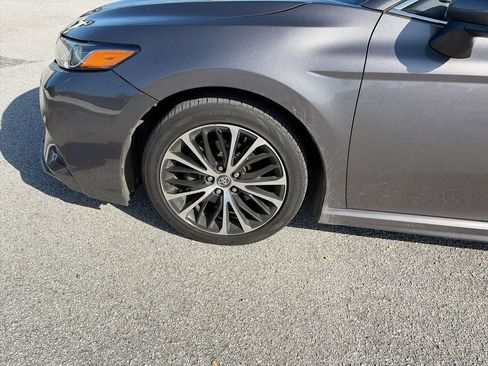 Used 2020 Toyota Camry SE FWD image 14