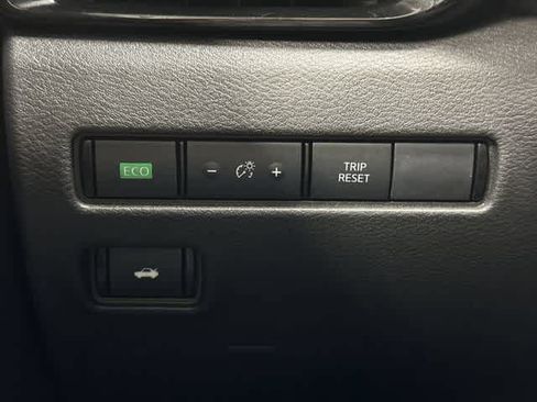 Used 2025 Nissan Sentra SV FWD image 19