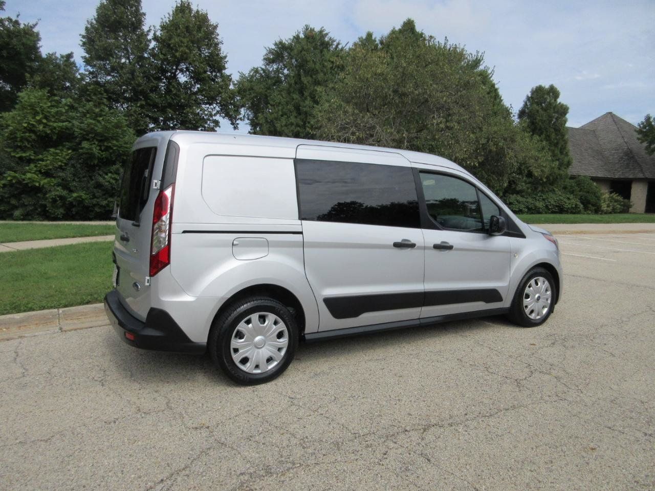 Used 2020 Ford Transit Connect XLT FWD image 9