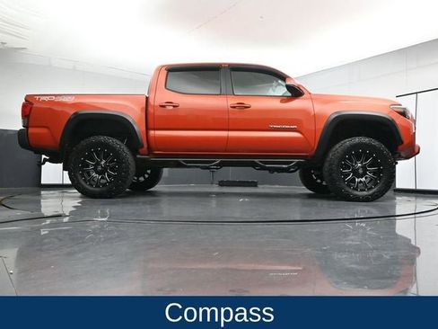 Used 2017 Toyota Tacoma TRD Off-Road w/ Tow Package (A/T) image 28