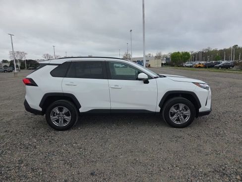 Used 2024 Toyota RAV4 XLE image 6