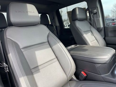 Used 2023 GMC Sierra 3500 Denali image 15