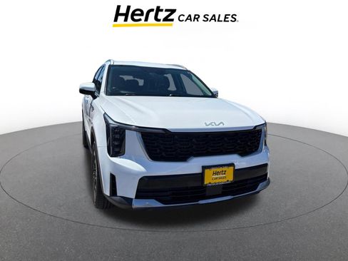 Used 2024 Kia Sorento S image 1